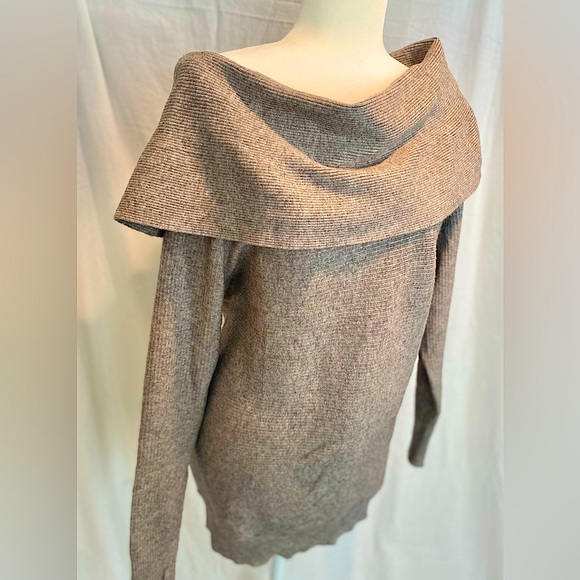 GORGEOUS Seraphin Oatmeal Heather oversized maternity sweater. LIKE NEW. Size M - Picture 2 of 4